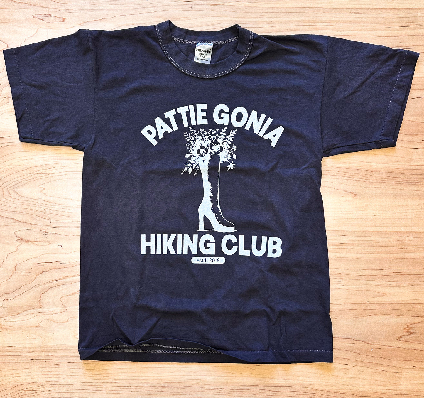 Pattie Gonia Hiking Club VINTAGE DEADSTOCK - Cream Print