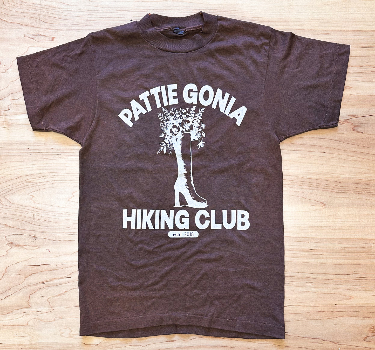 Pattie Gonia Hiking Club VINTAGE DEADSTOCK - Cream Print