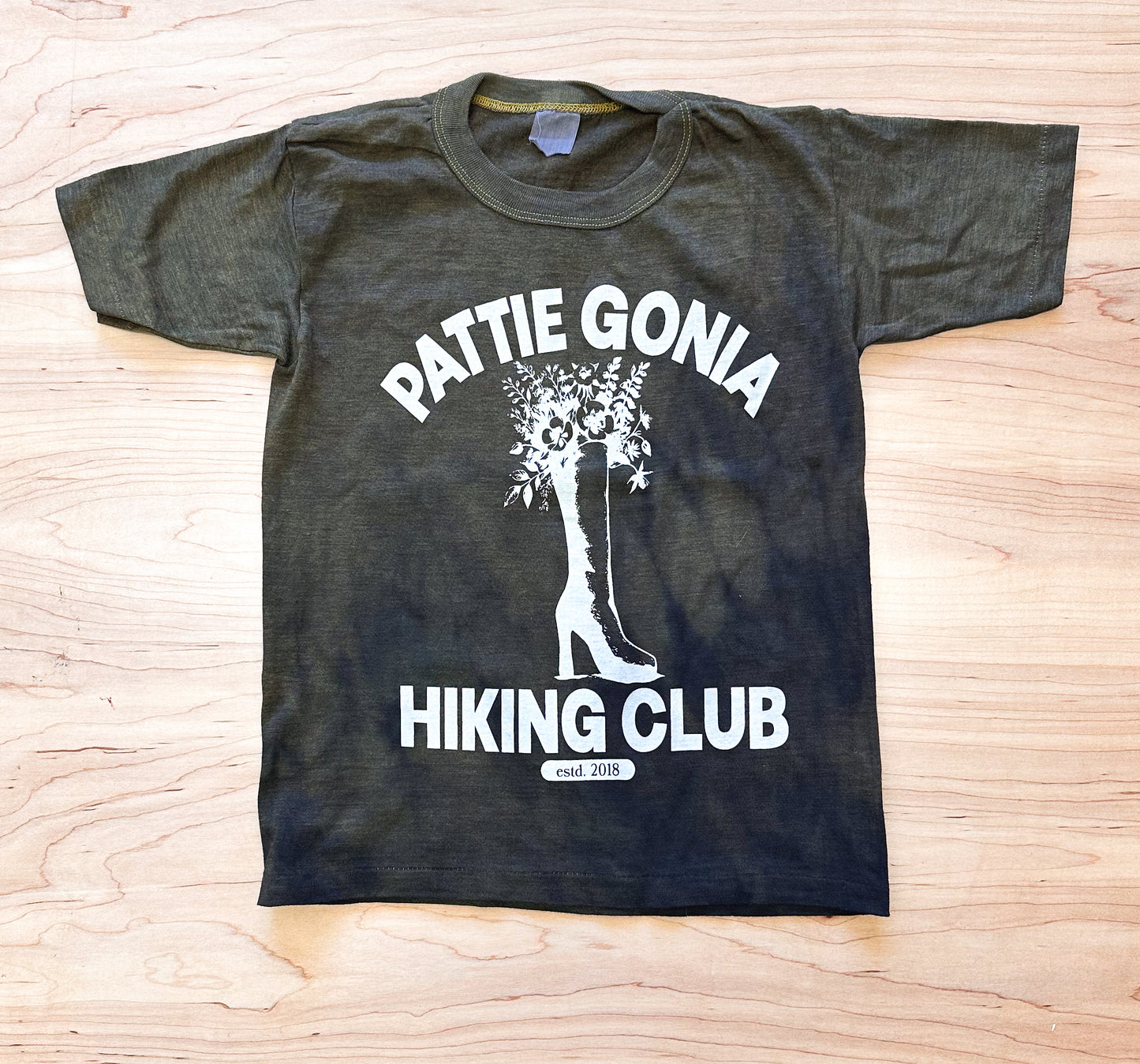 Pattie Gonia Hiking Club VINTAGE DEADSTOCK - Cream Print