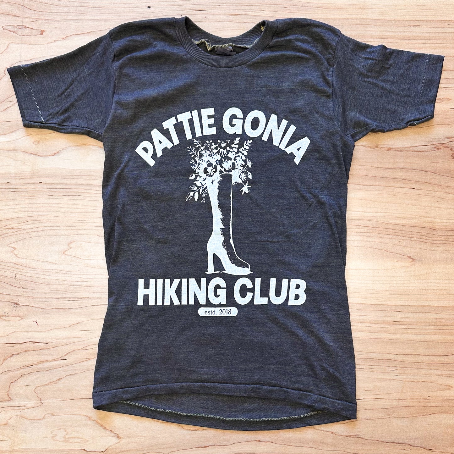 Pattie Gonia Hiking Club VINTAGE DEADSTOCK - Cream Print