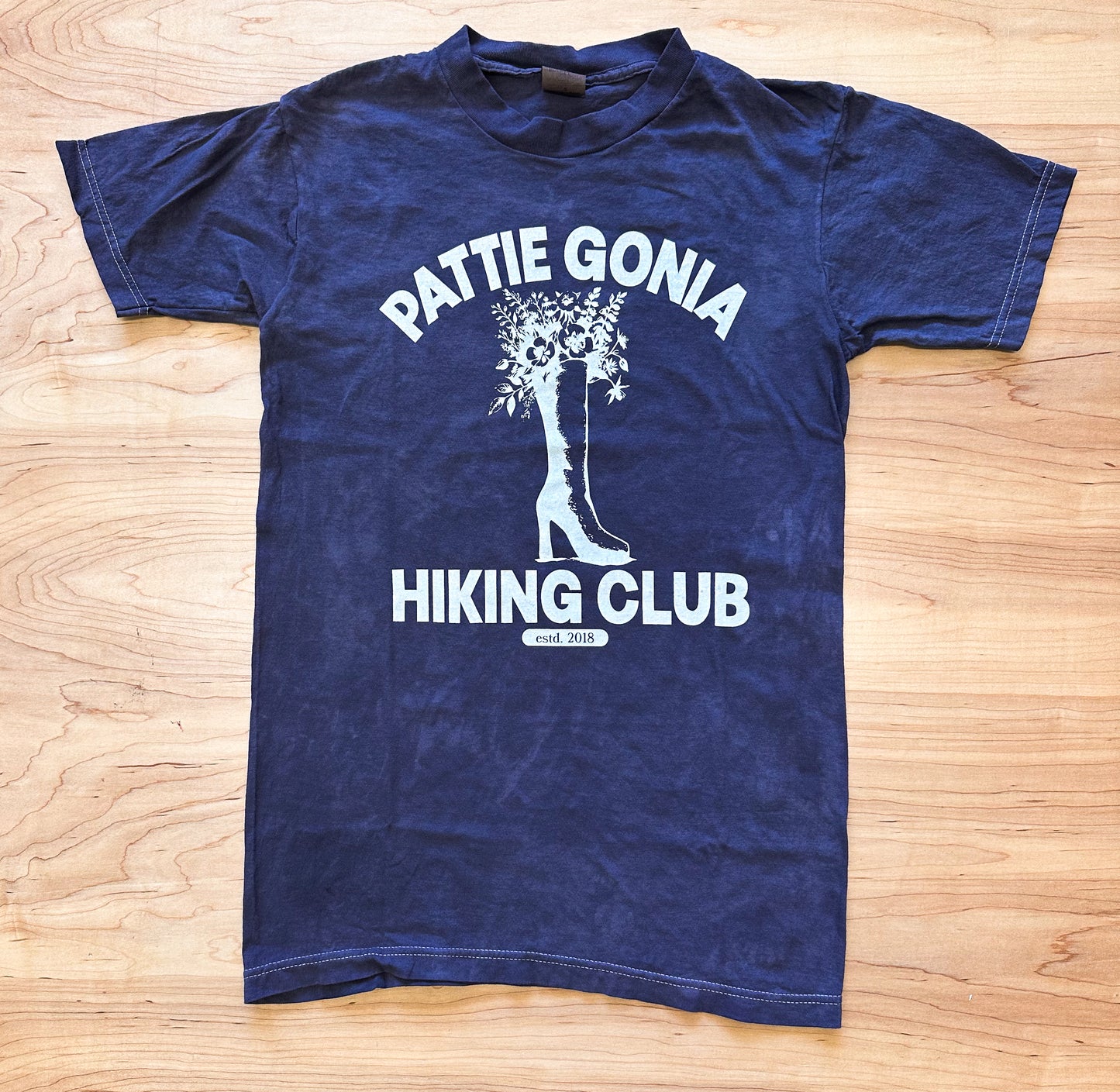 Pattie Gonia Hiking Club VINTAGE DEADSTOCK - Cream Print