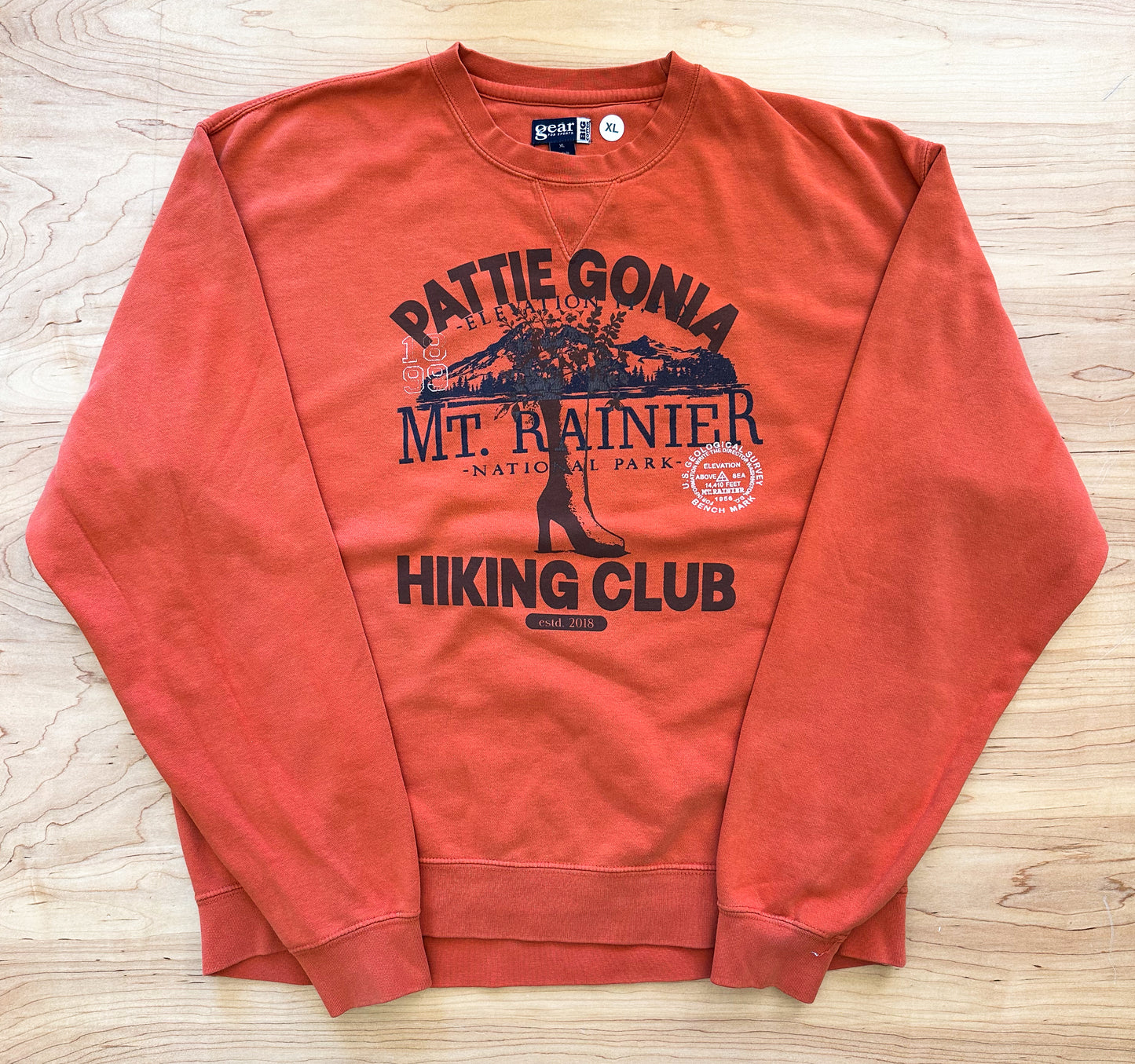 Pattie Gonia Hiking Club Crewneck - Brown Print