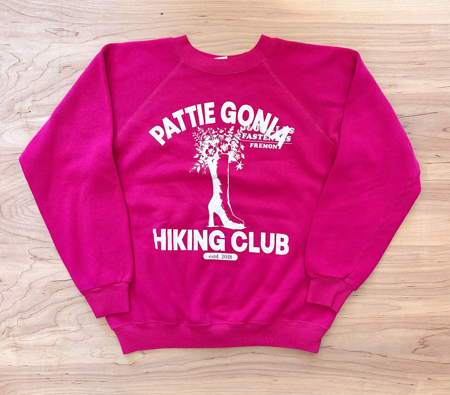 Pattie Gonia Hiking Club Crewneck - Cream Print