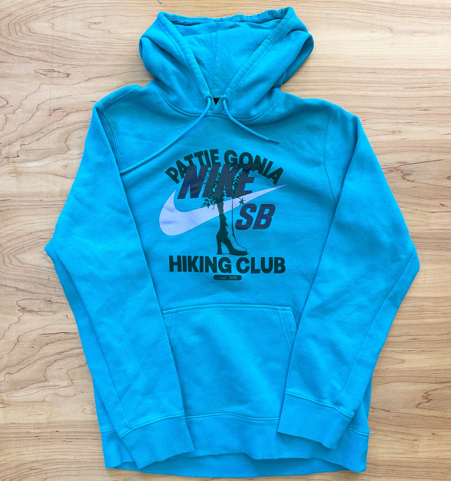 Pattie Gonia Hiking Club Hoodie - Green Print